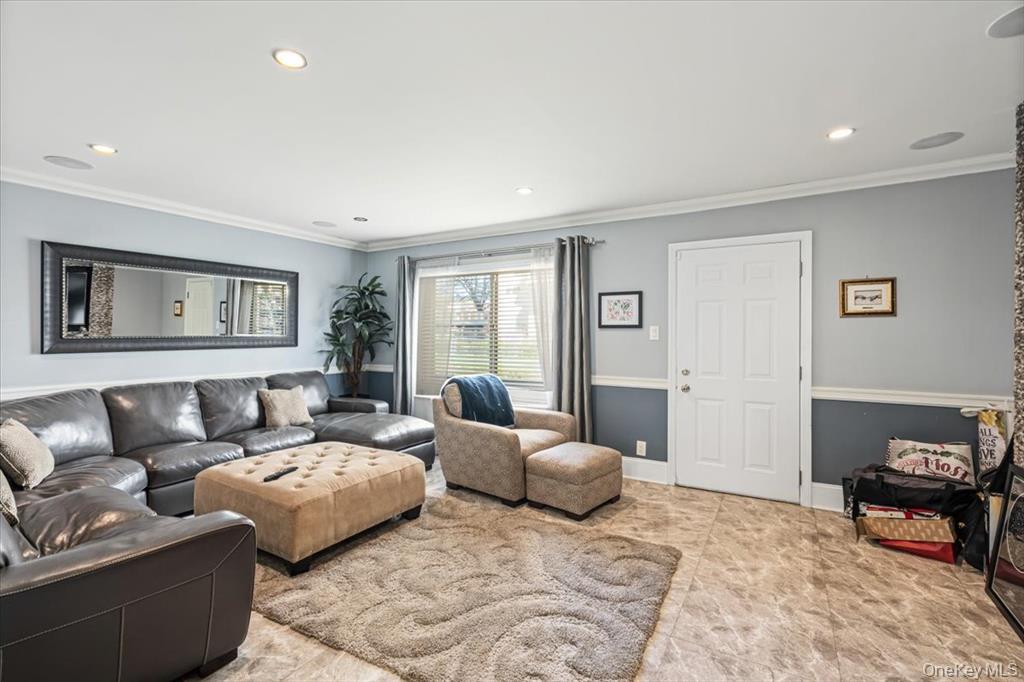 215-29 23rd Avenue # TH4, Bayside, NY 11360