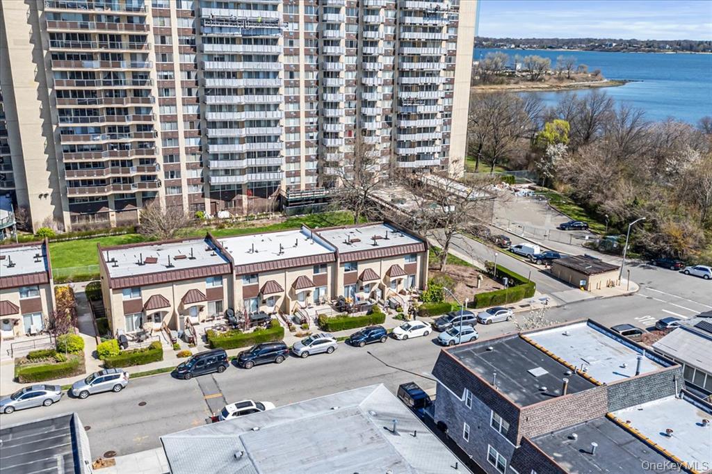 215-29 23rd Avenue # TH4, Bayside, NY 11360