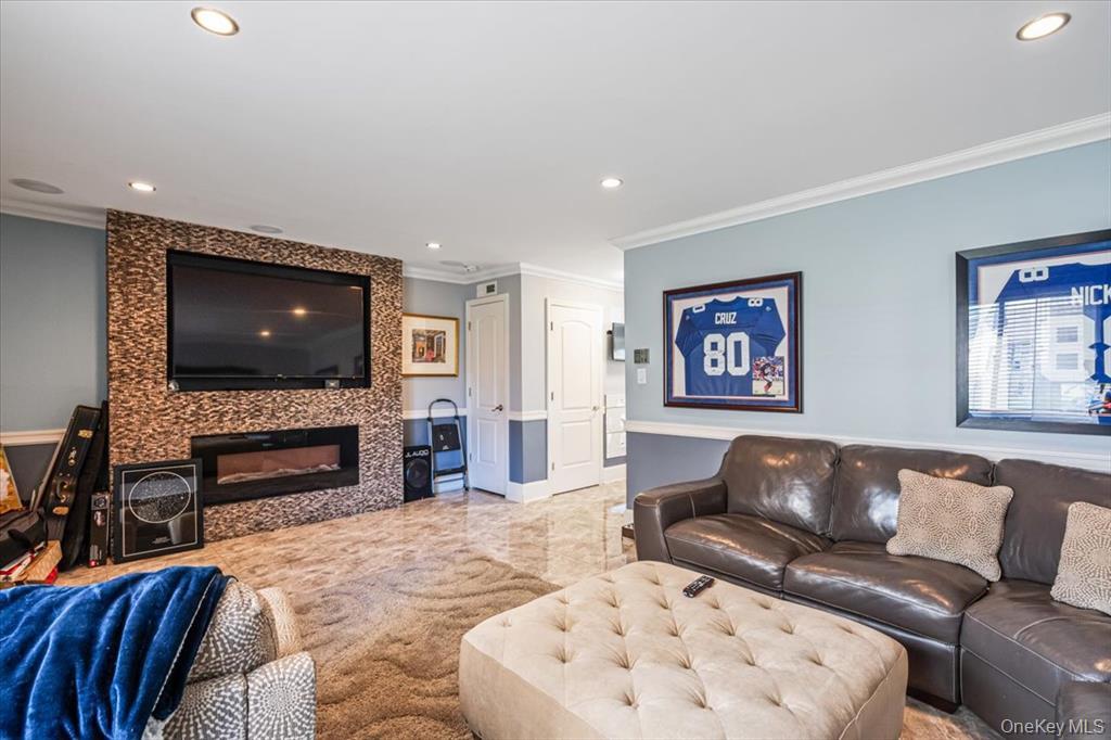 215-29 23rd Avenue # TH4, Bayside, NY 11360