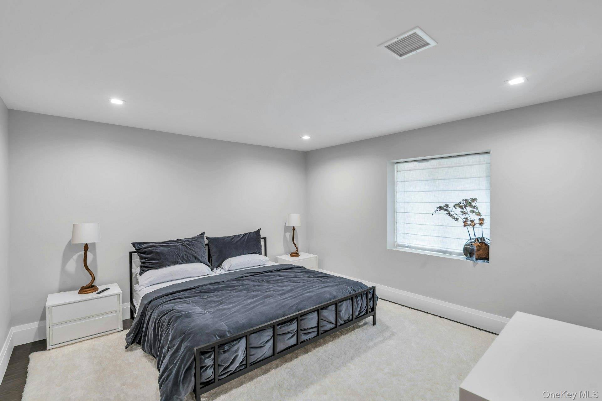 211 Hornbill Drive, Manhasset, NY 11030