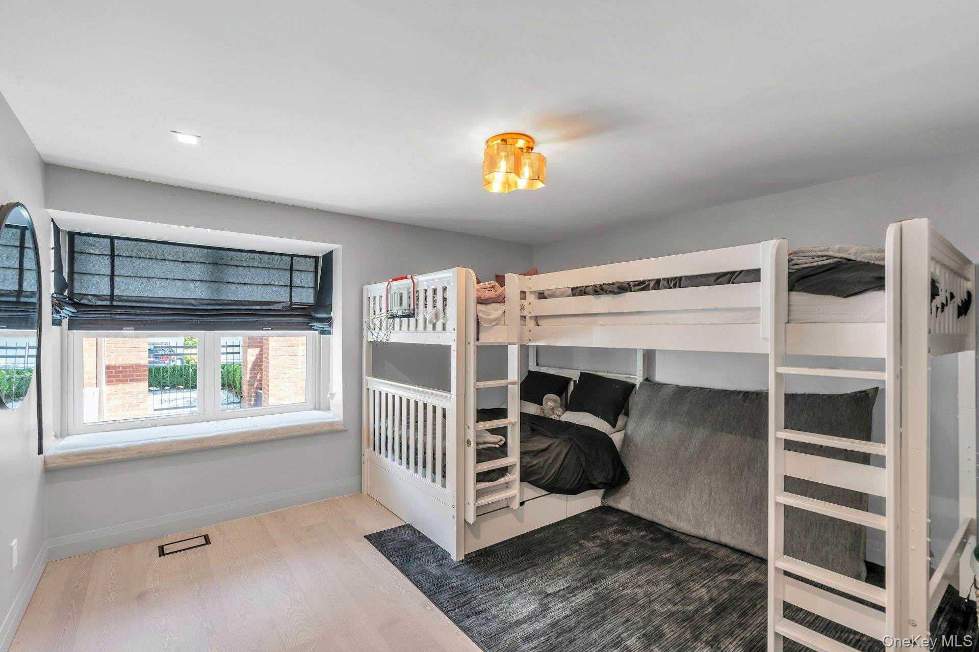 211 Hornbill Drive, Manhasset, NY 11030