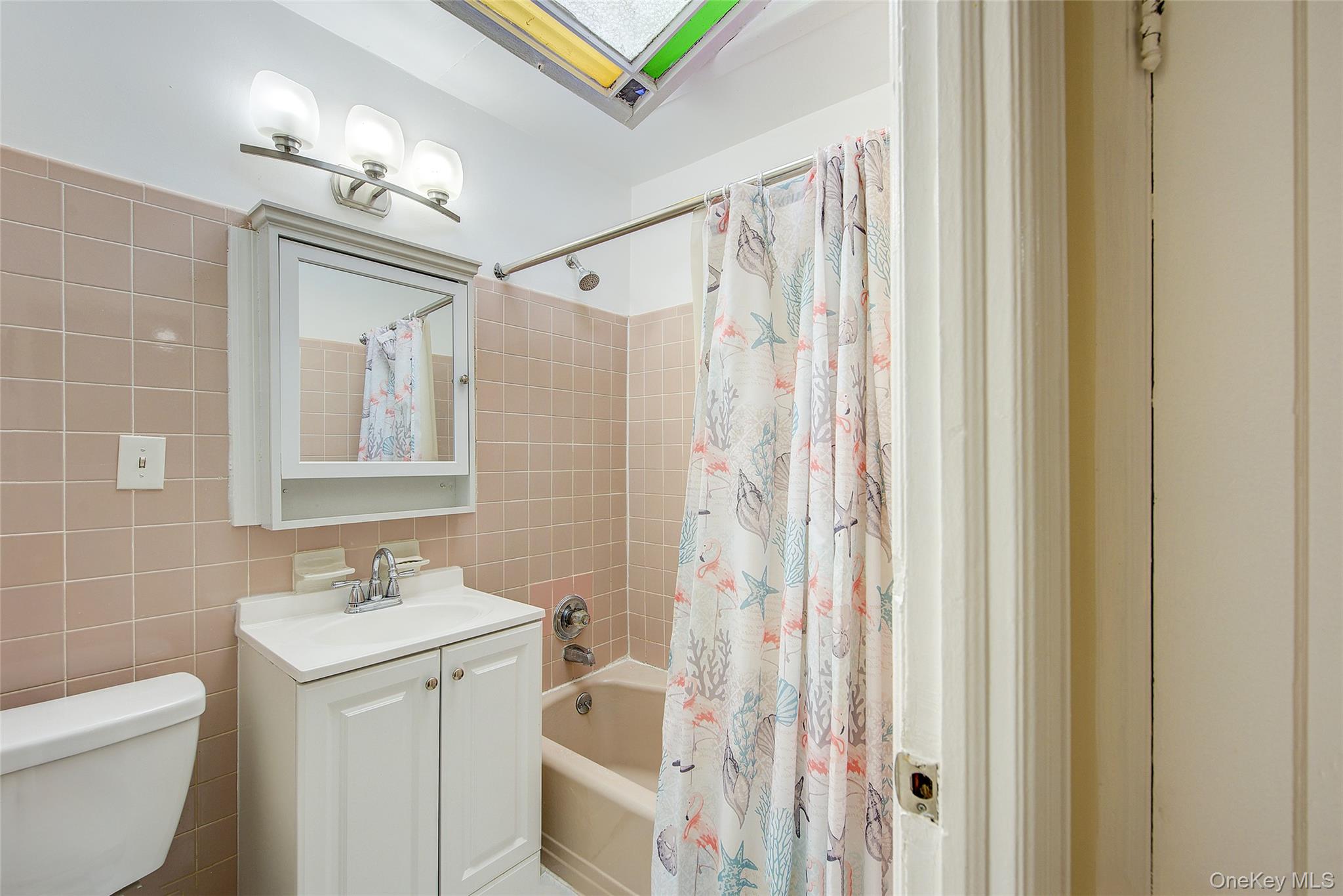 161-10 84th Road, Jamaica Hills, NY 11432