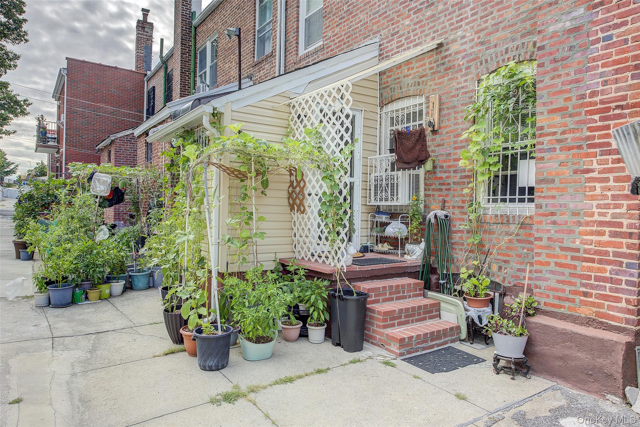 161-10 84th Road, Jamaica Hills, NY 11432