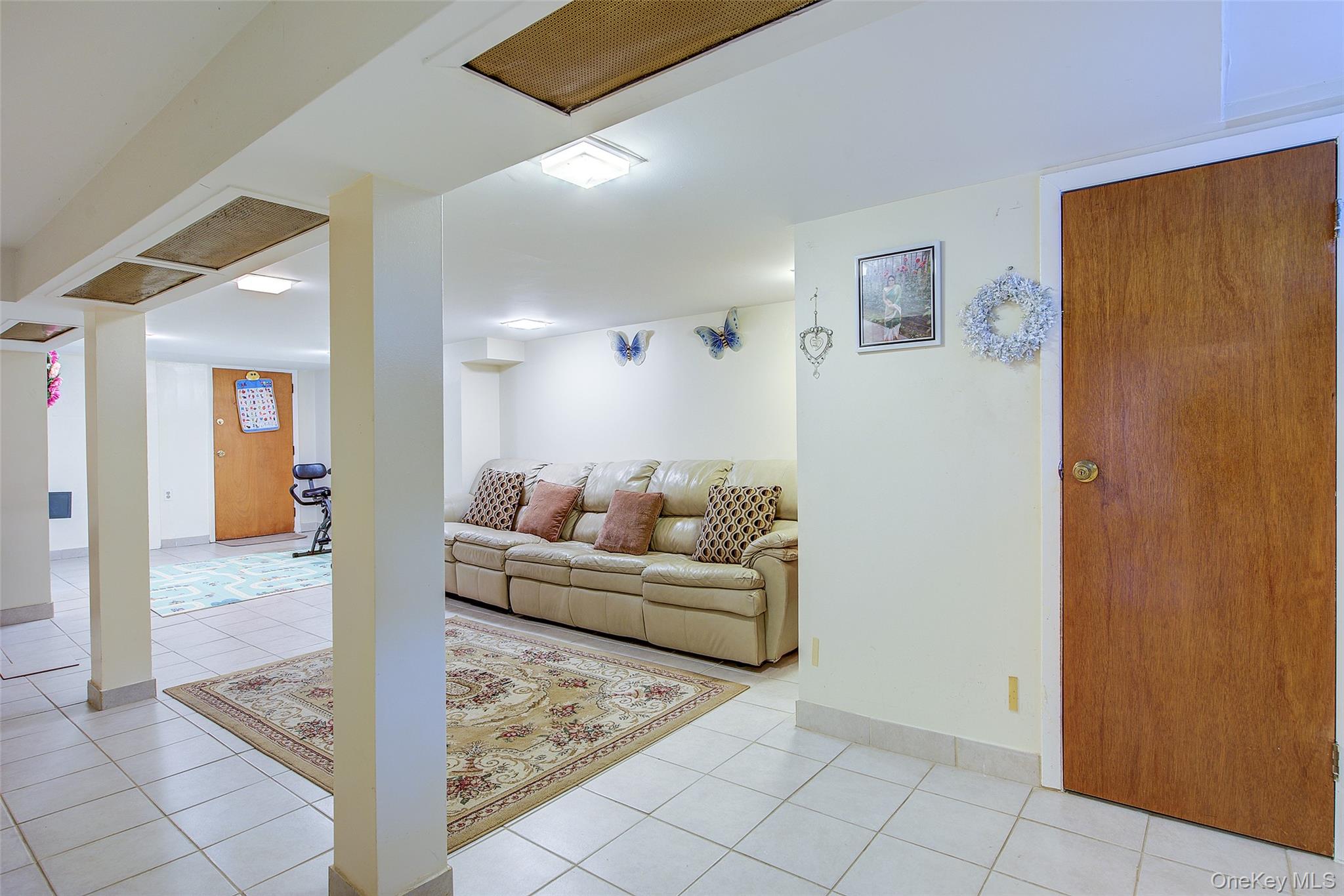 161-10 84th Road, Jamaica Hills, NY 11432