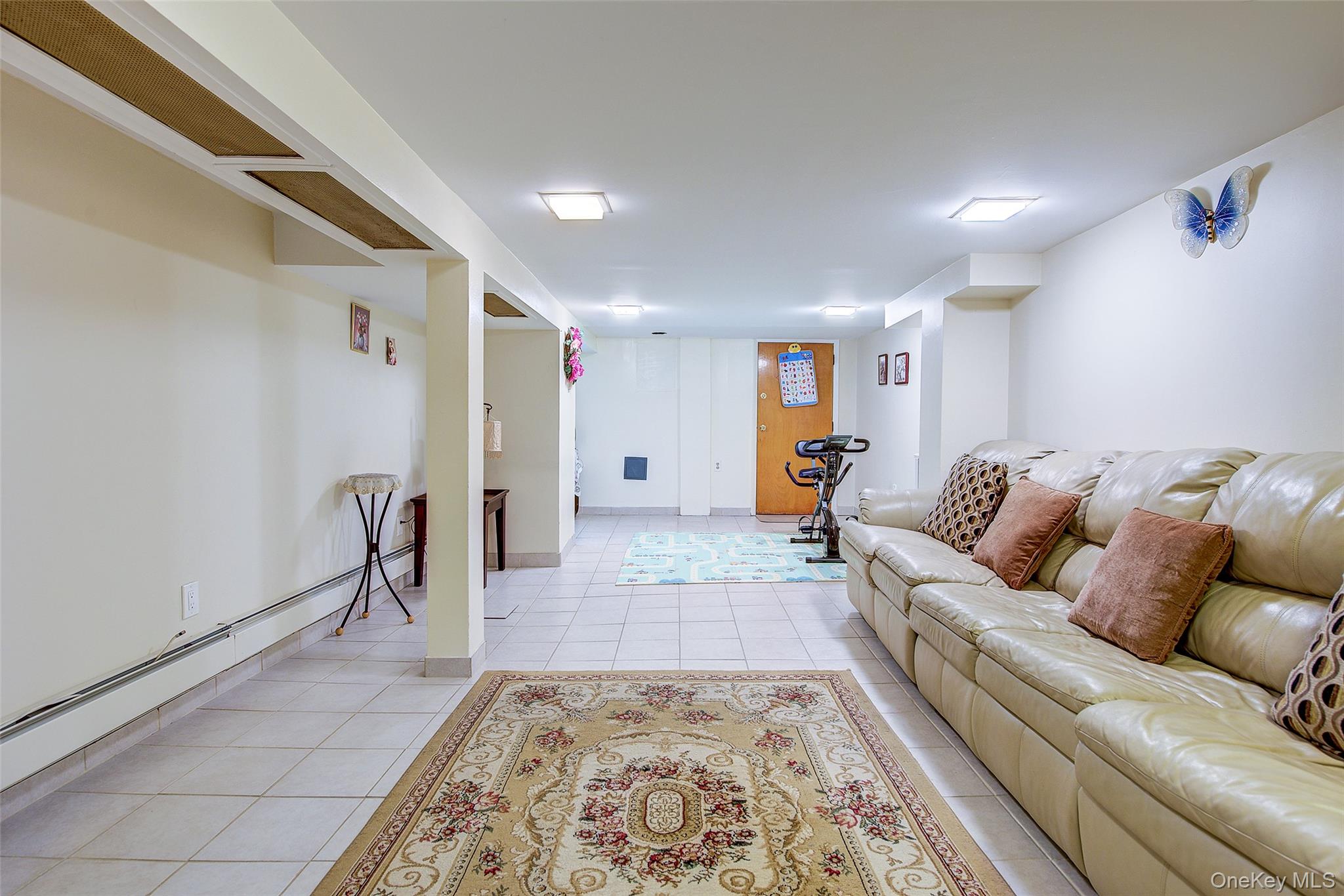 161-10 84th Road, Jamaica Hills, NY 11432