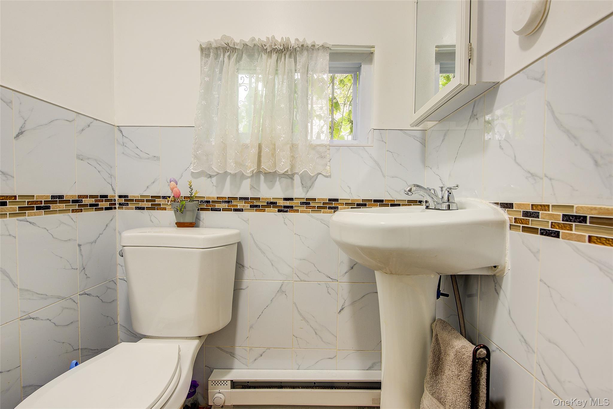 161-10 84th Road, Jamaica Hills, NY 11432