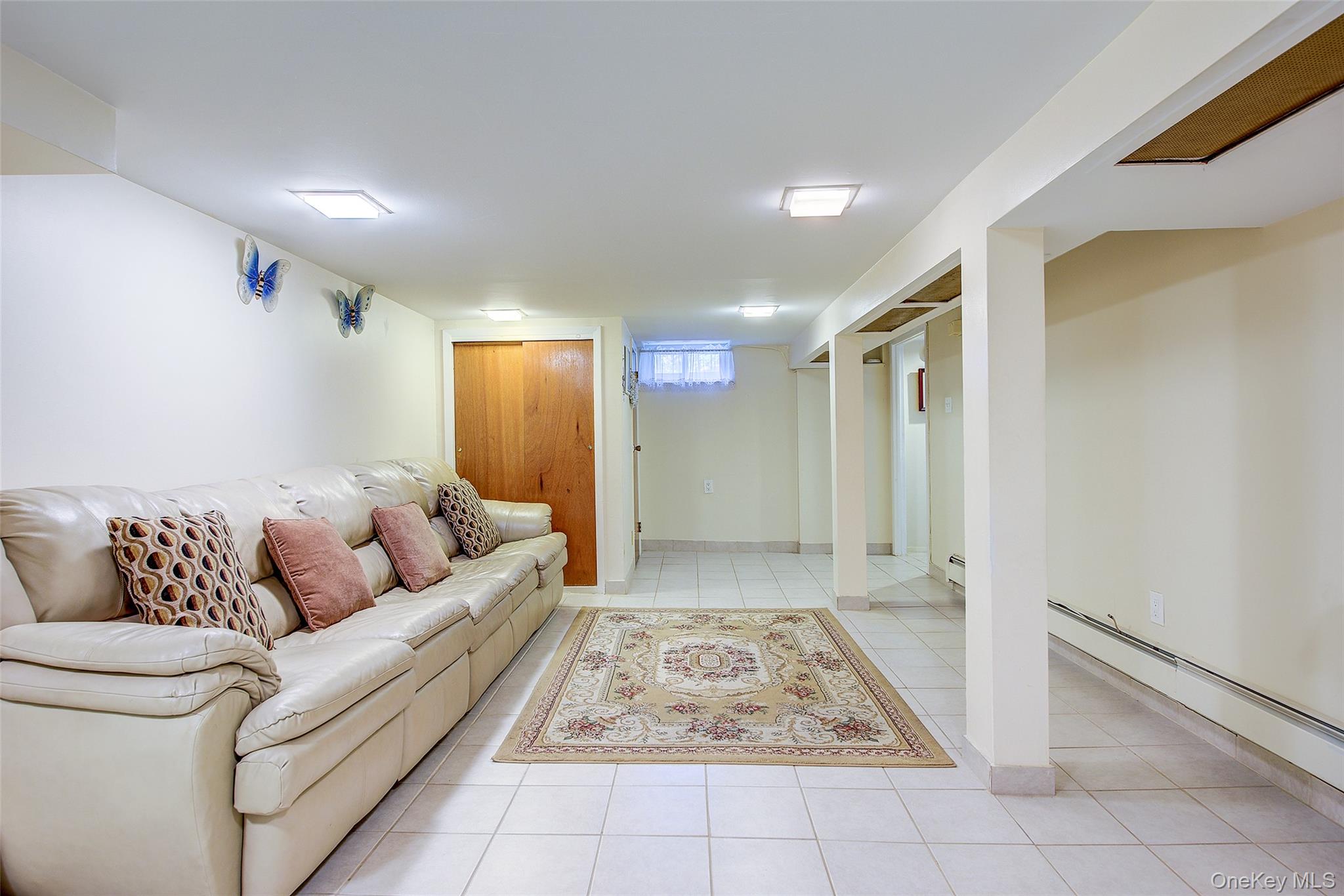 161-10 84th Road, Jamaica Hills, NY 11432