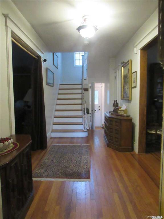 8302 116th Street, Richmond Hill, NY 11418