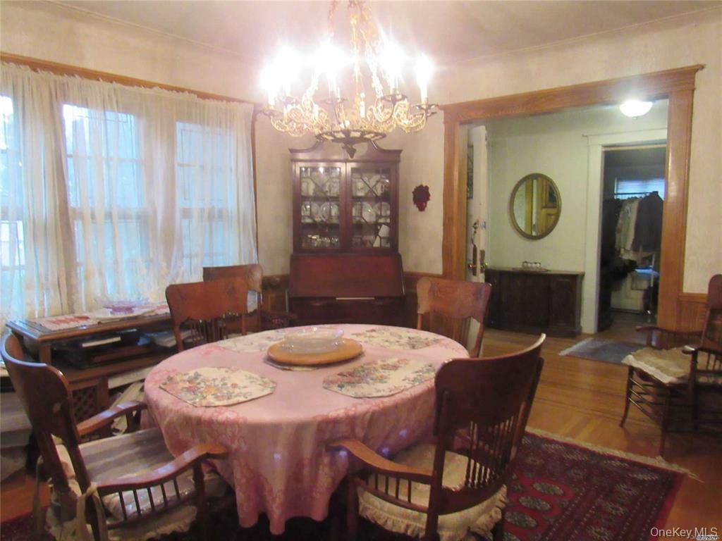 8302 116th Street, Richmond Hill, NY 11418