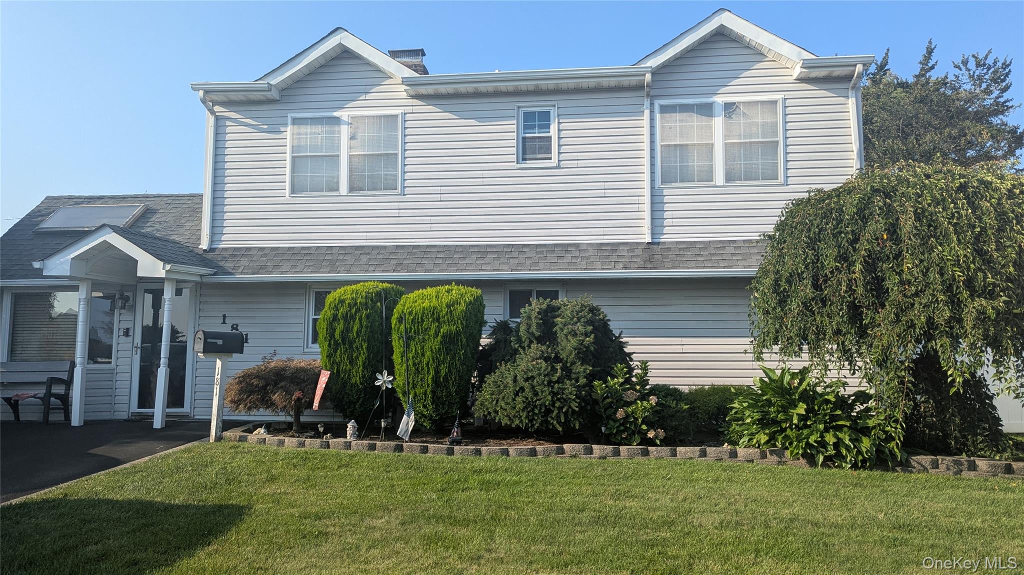 181 Springtime Lane N, Levittown, NY 11756