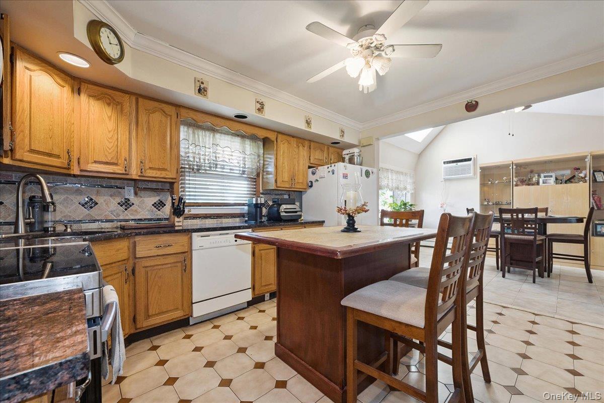 181 Springtime Lane N, Levittown, NY 11756