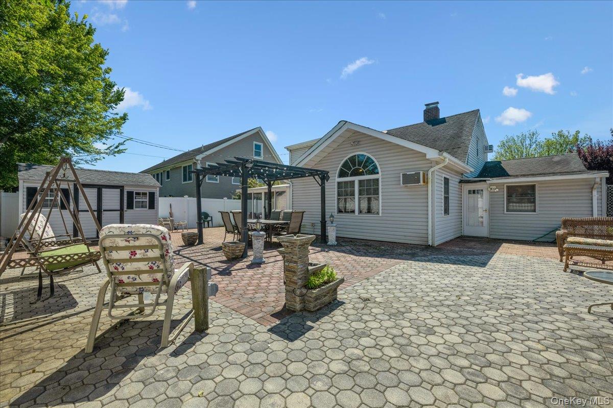 181 Springtime Lane N, Levittown, NY 11756