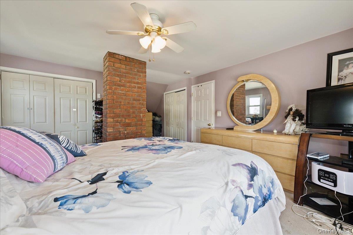 181 Springtime Lane N, Levittown, NY 11756