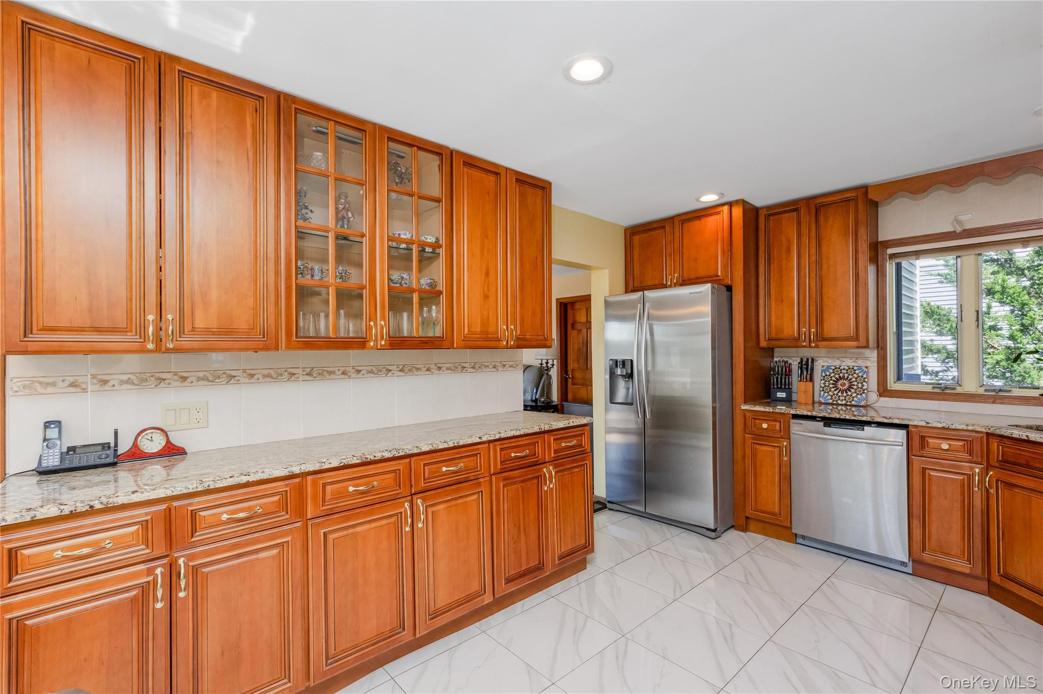 729 S 9th Street, Lindenhurst, NY 11757