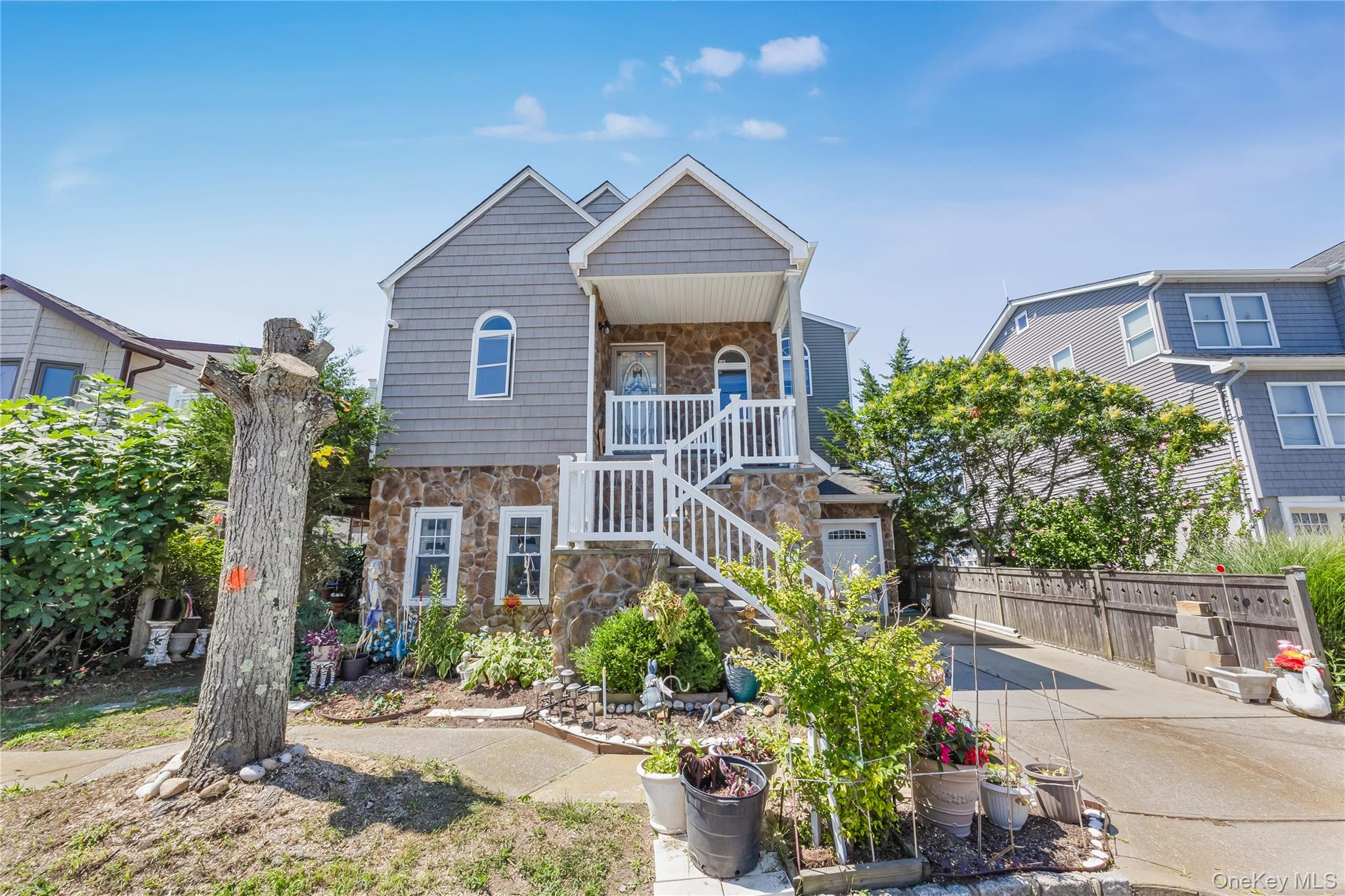 729 S 9th Street, Lindenhurst, NY 11757