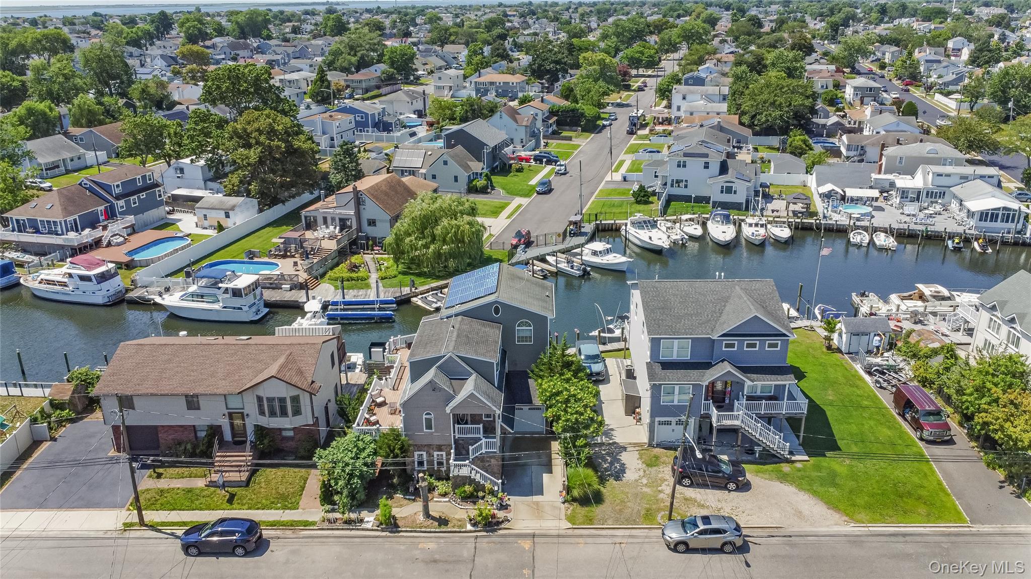 729 S 9th Street, Lindenhurst, NY 11757