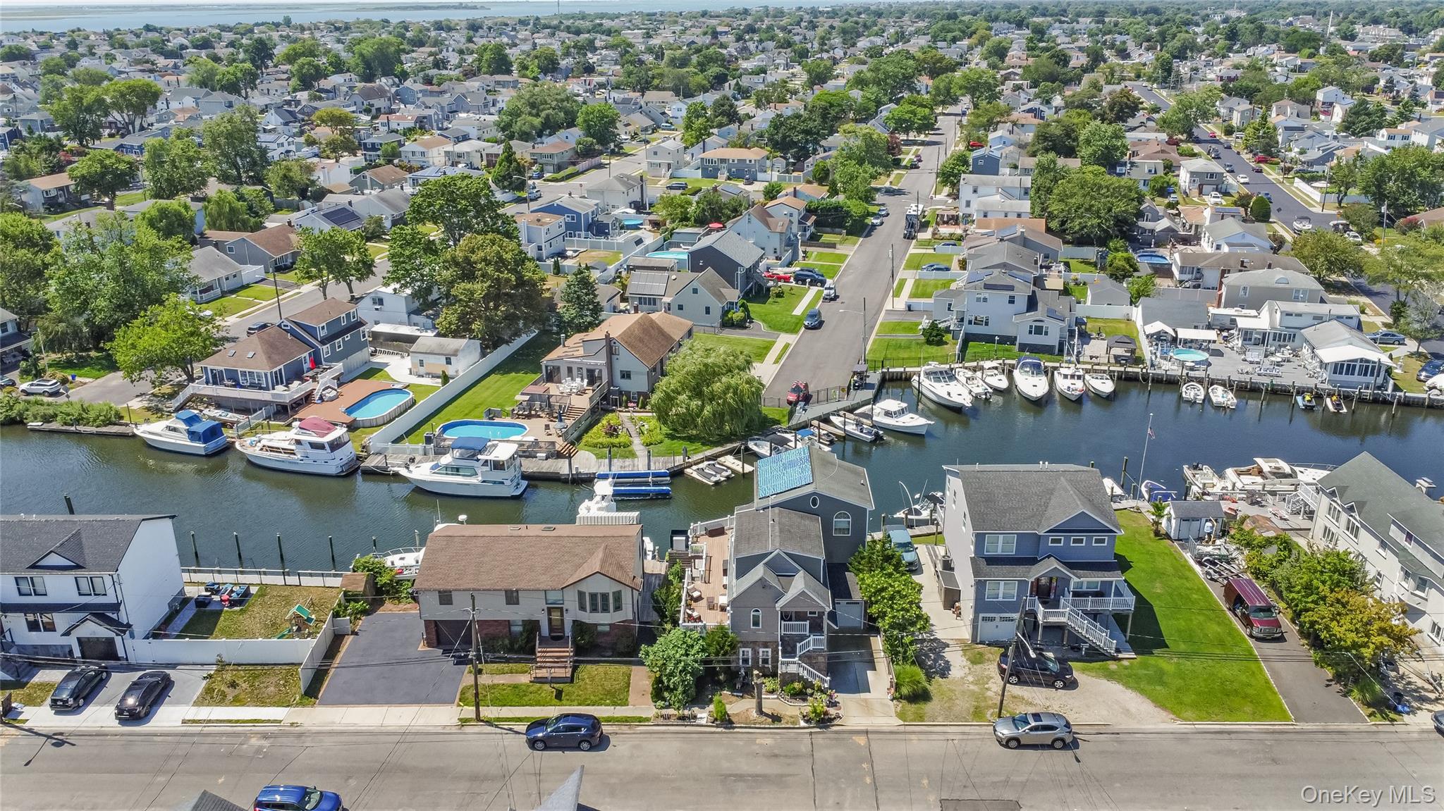 729 S 9th Street, Lindenhurst, NY 11757