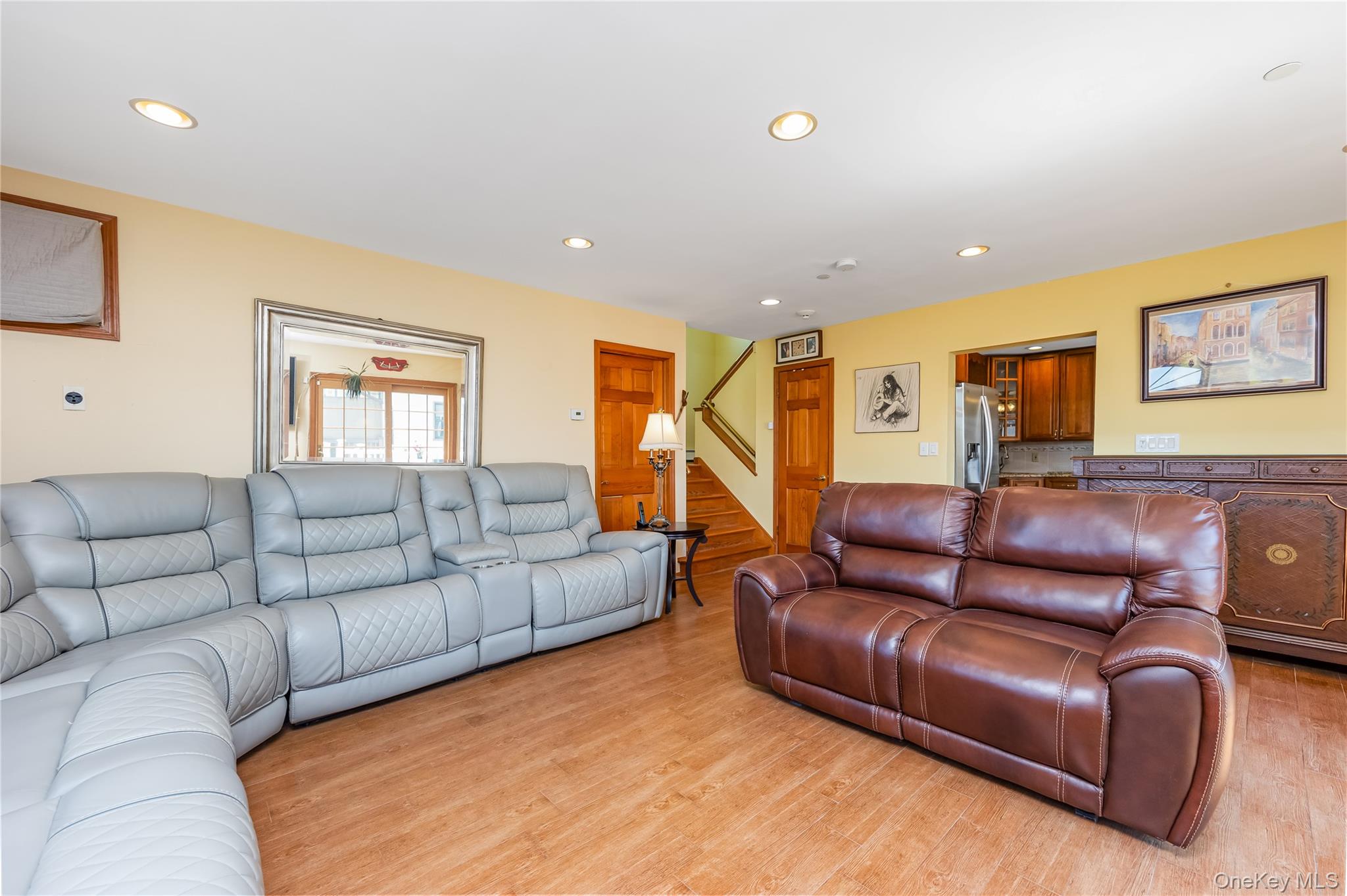 729 S 9th Street, Lindenhurst, NY 11757