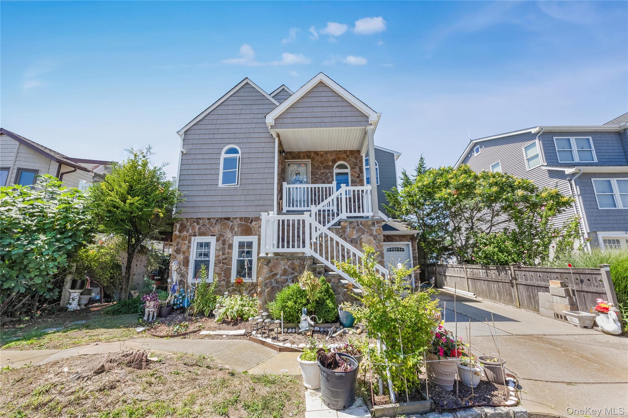 729 S 9th Street, Lindenhurst, NY 11757