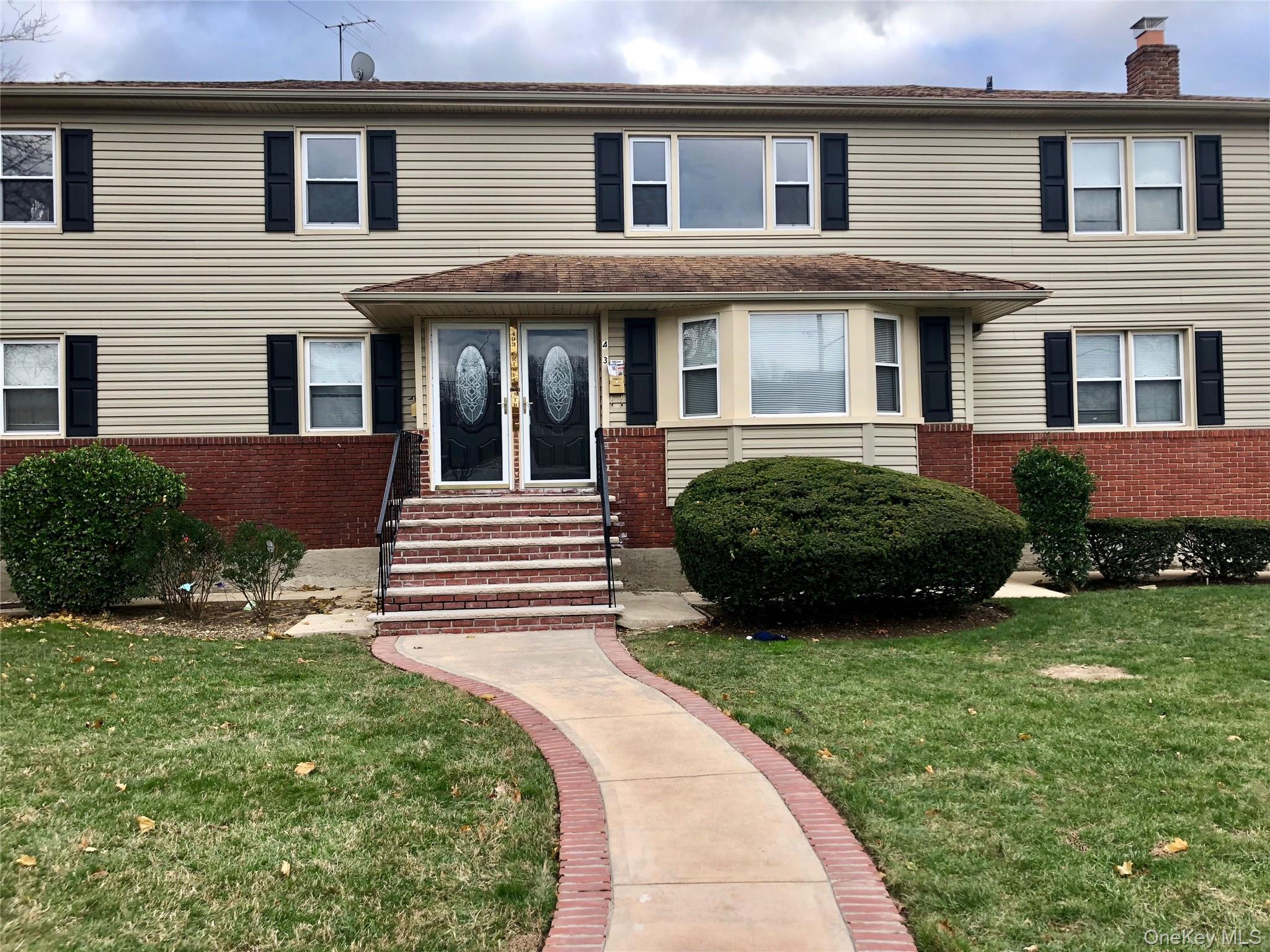 493 Griffin Street # Apt 1, Oceanside, NY 11572