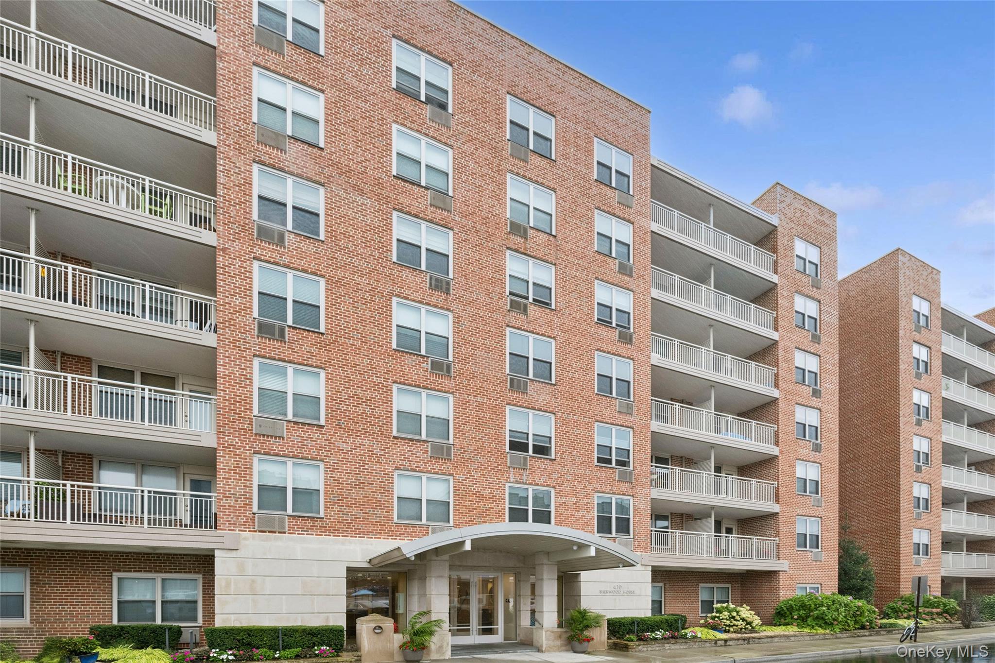 410 E Broadway # 6V, Long Beach, NY 11561