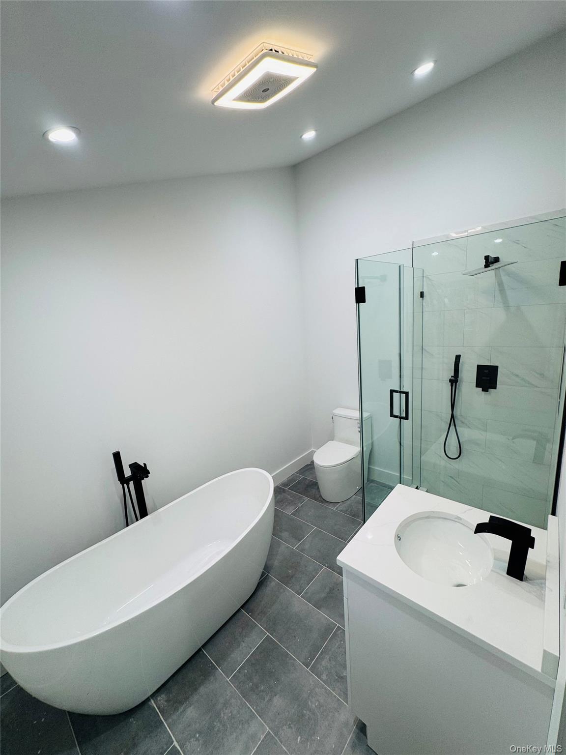 105 Old Riverhead Road, Hampton Bays, NY 11946