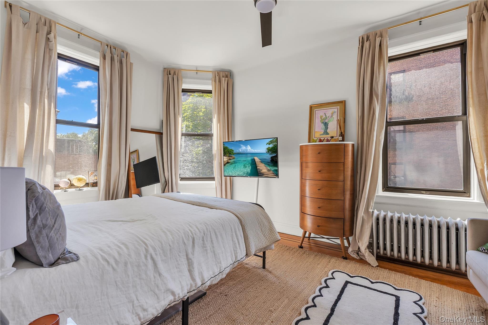 31 Pondfield Road W # 1, Bronxville, NY 10708