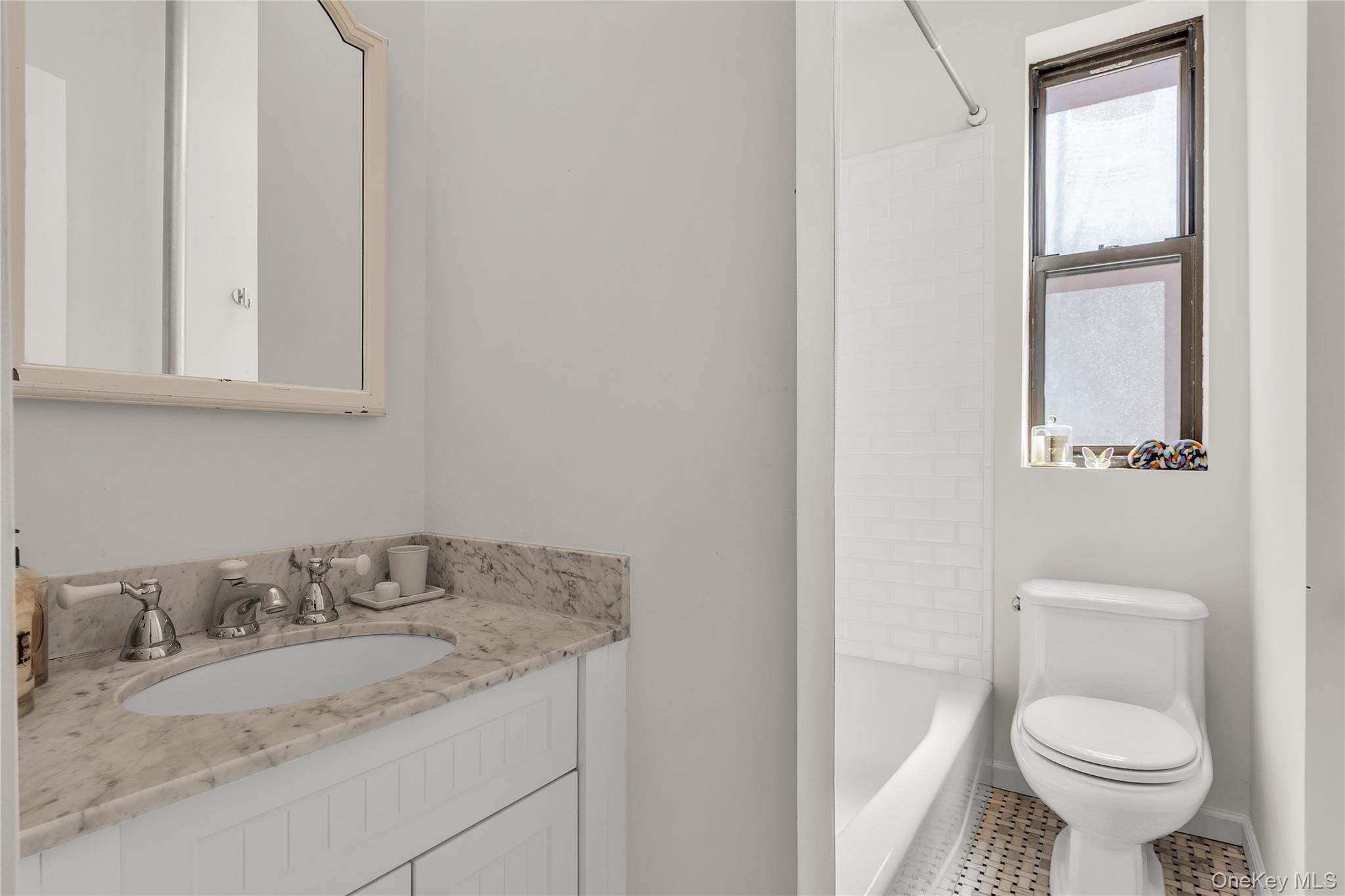 31 Pondfield Road W # 1, Bronxville, NY 10708