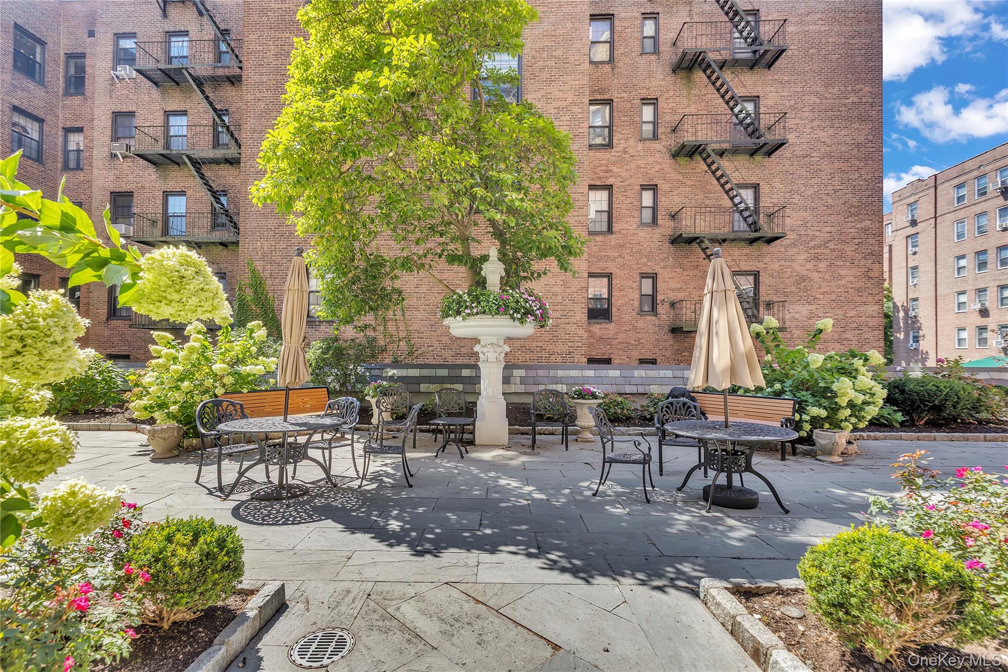 31 Pondfield Road W # 1, Bronxville, NY 10708