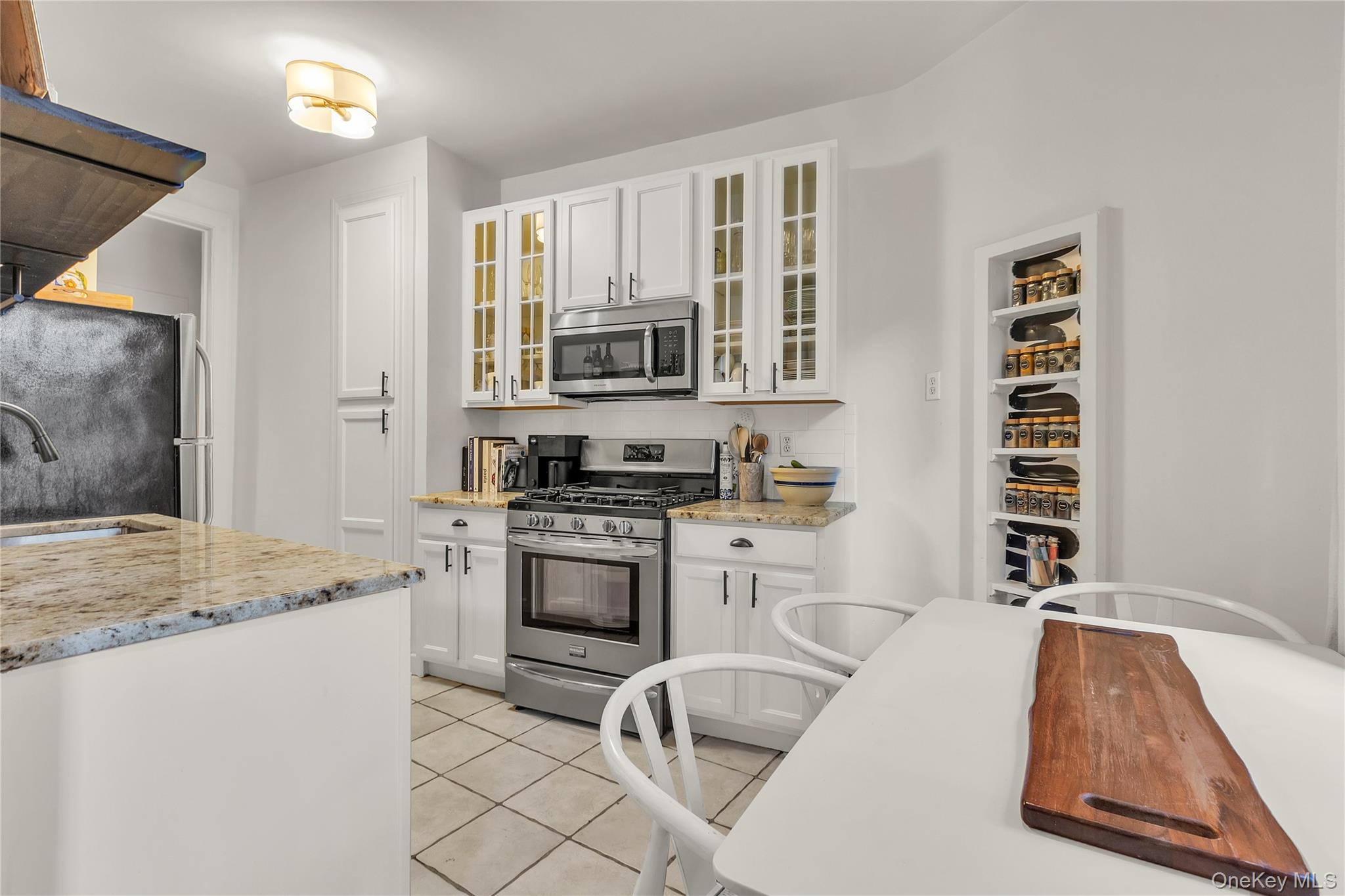 31 Pondfield Road W # 1, Bronxville, NY 10708