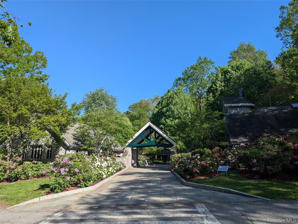 60 Foxwood Drive # 2, Pleasantville, NY 10570