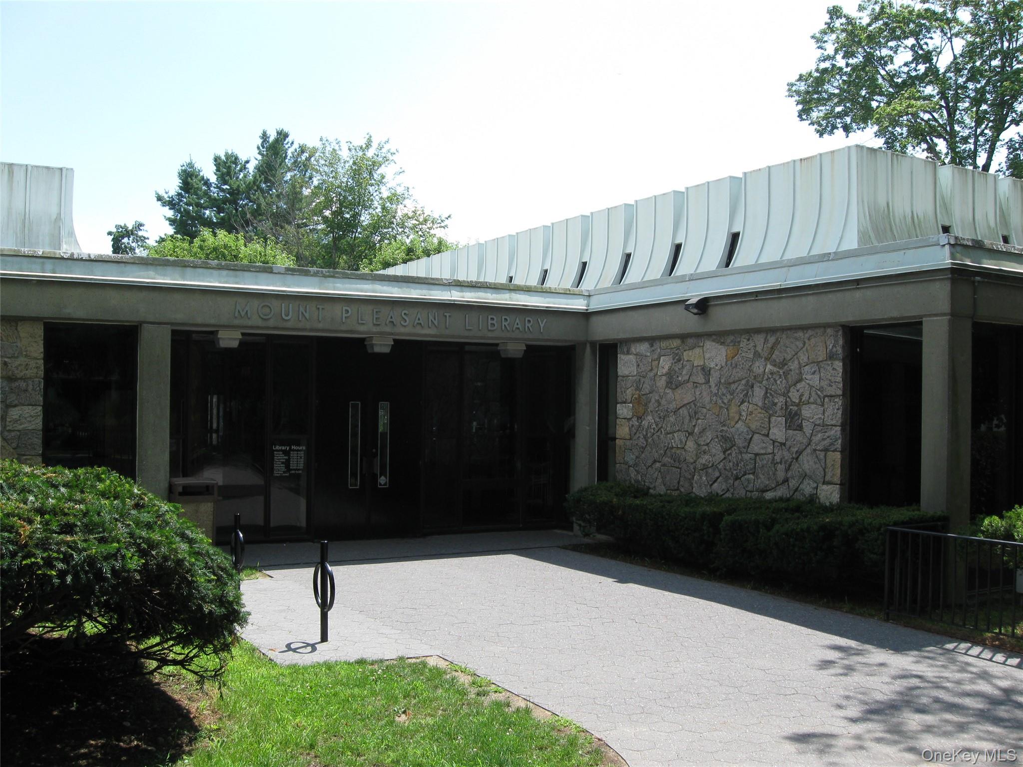 60 Foxwood Drive # 2, Pleasantville, NY 10570