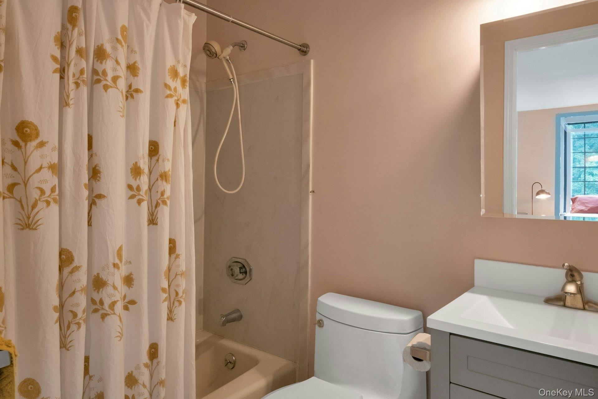 60 Foxwood Drive # 2, Pleasantville, NY 10570