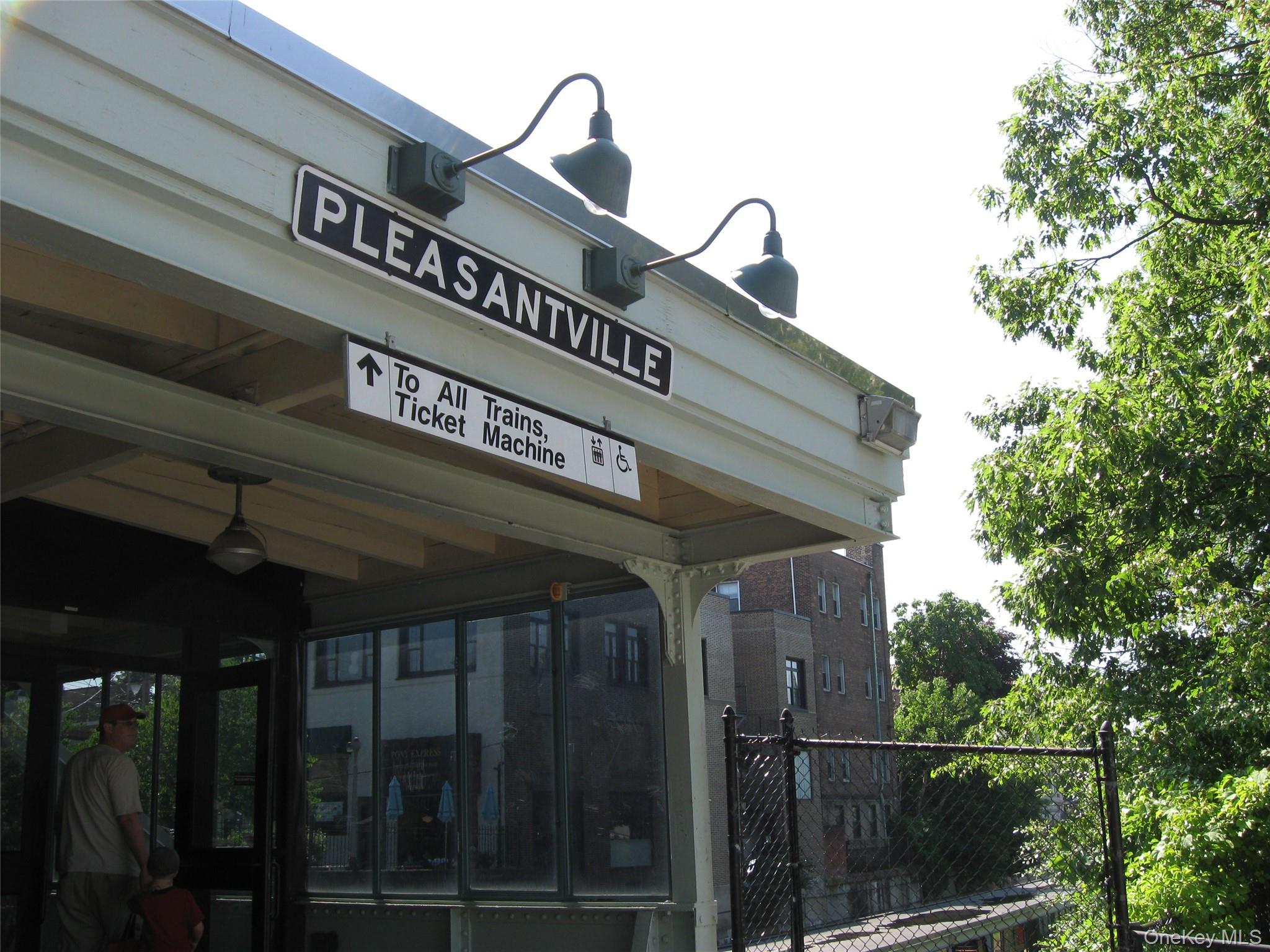 60 Foxwood Drive # 2, Pleasantville, NY 10570