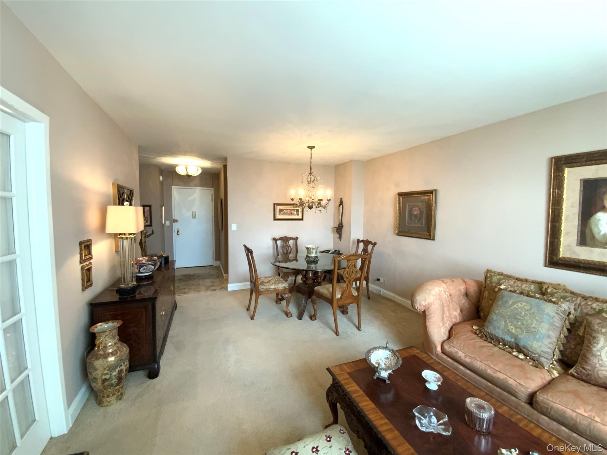 27110 Grand Central Parkway Parkway # 15Z, Floral Park, NY 11005