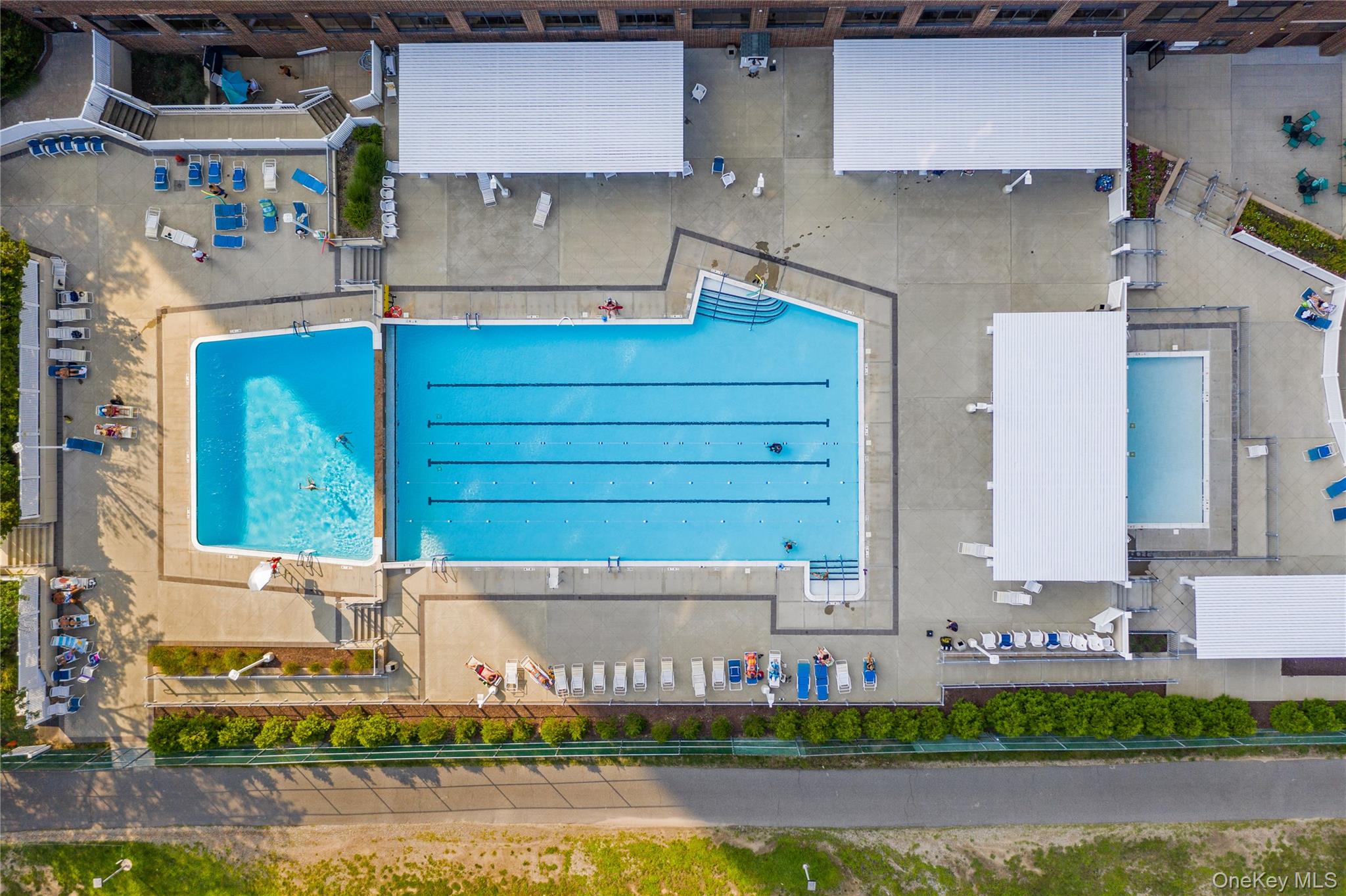 27110 Grand Central Parkway Parkway # 15Z, Floral Park, NY 11005