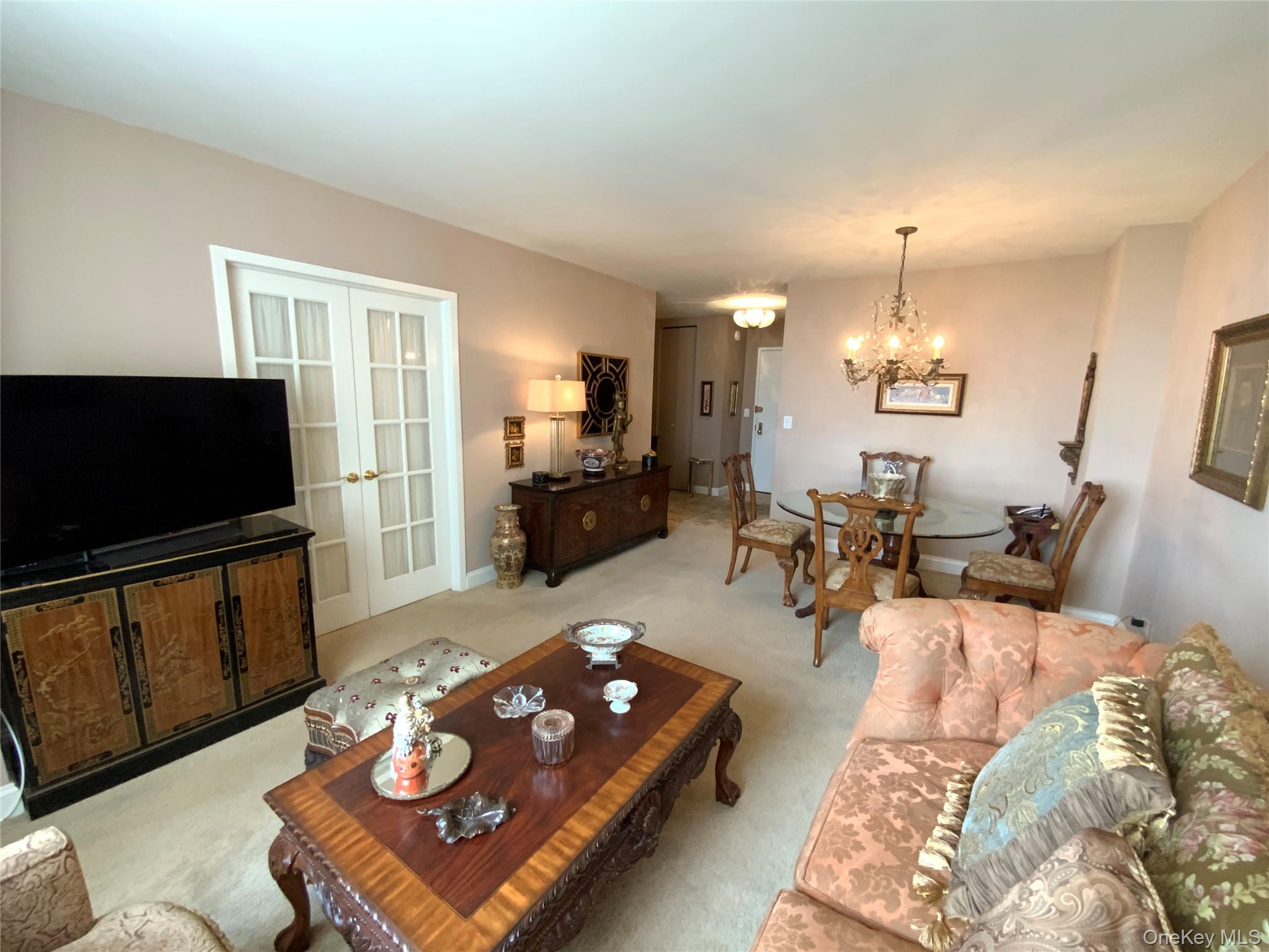 27110 Grand Central Parkway Parkway # 15Z, Floral Park, NY 11005