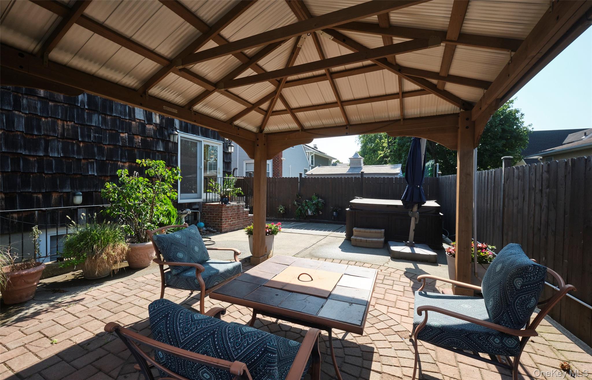 34 Vandewater Avenue, Floral Park, NY 11001