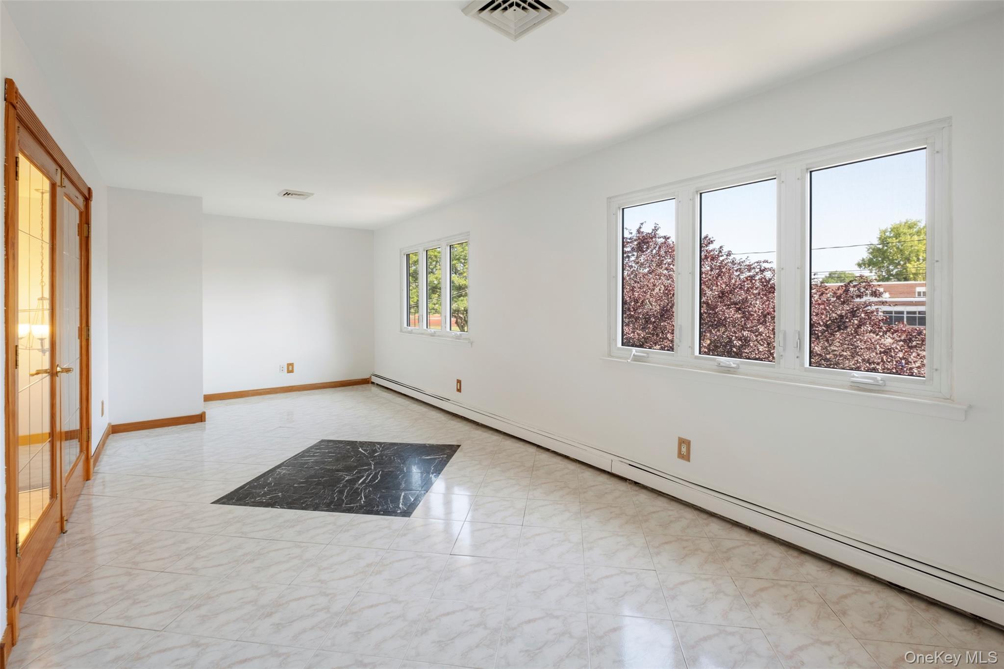 34 Vandewater Avenue, Floral Park, NY 11001