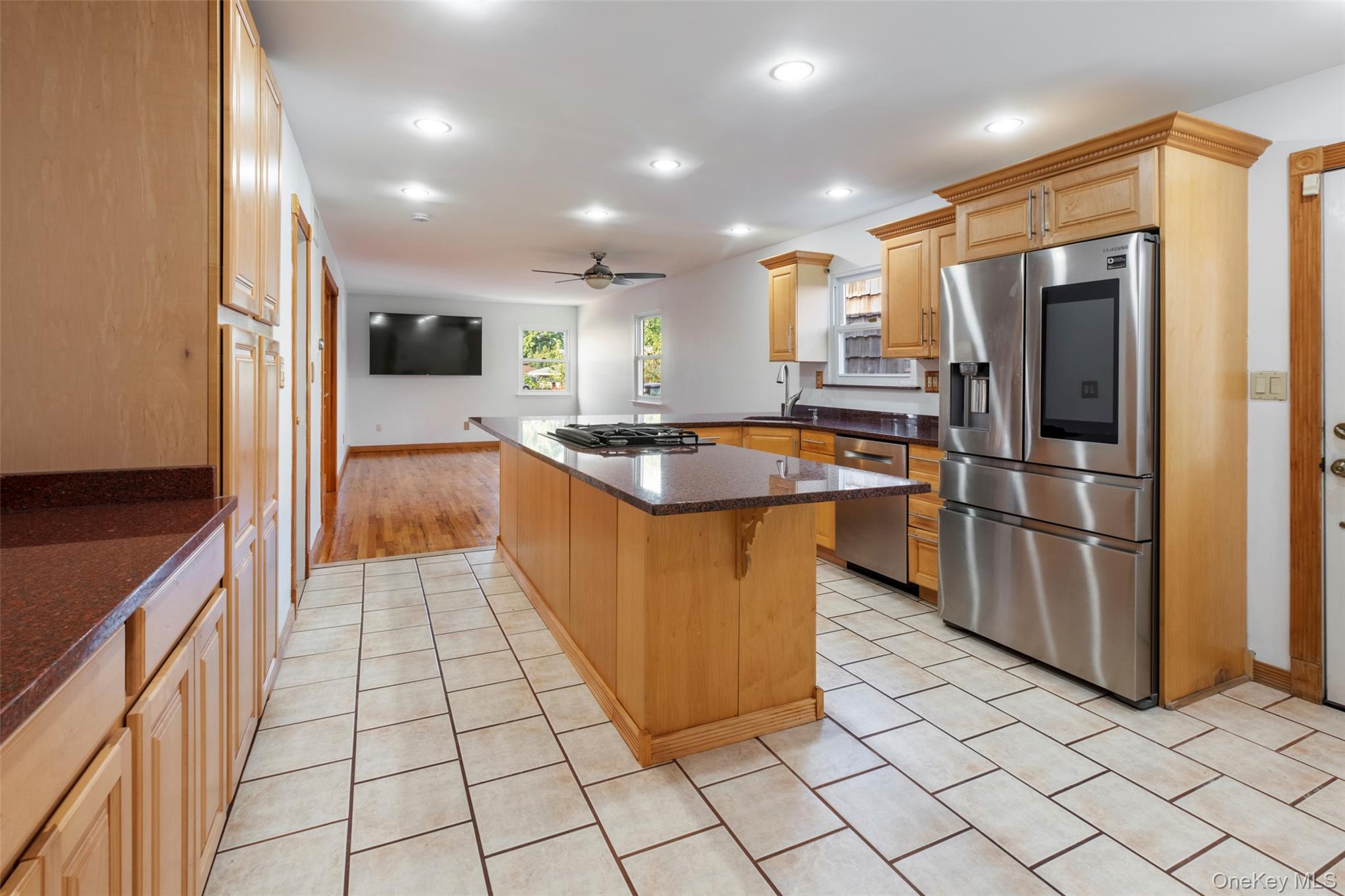 34 Vandewater Avenue, Floral Park, NY 11001