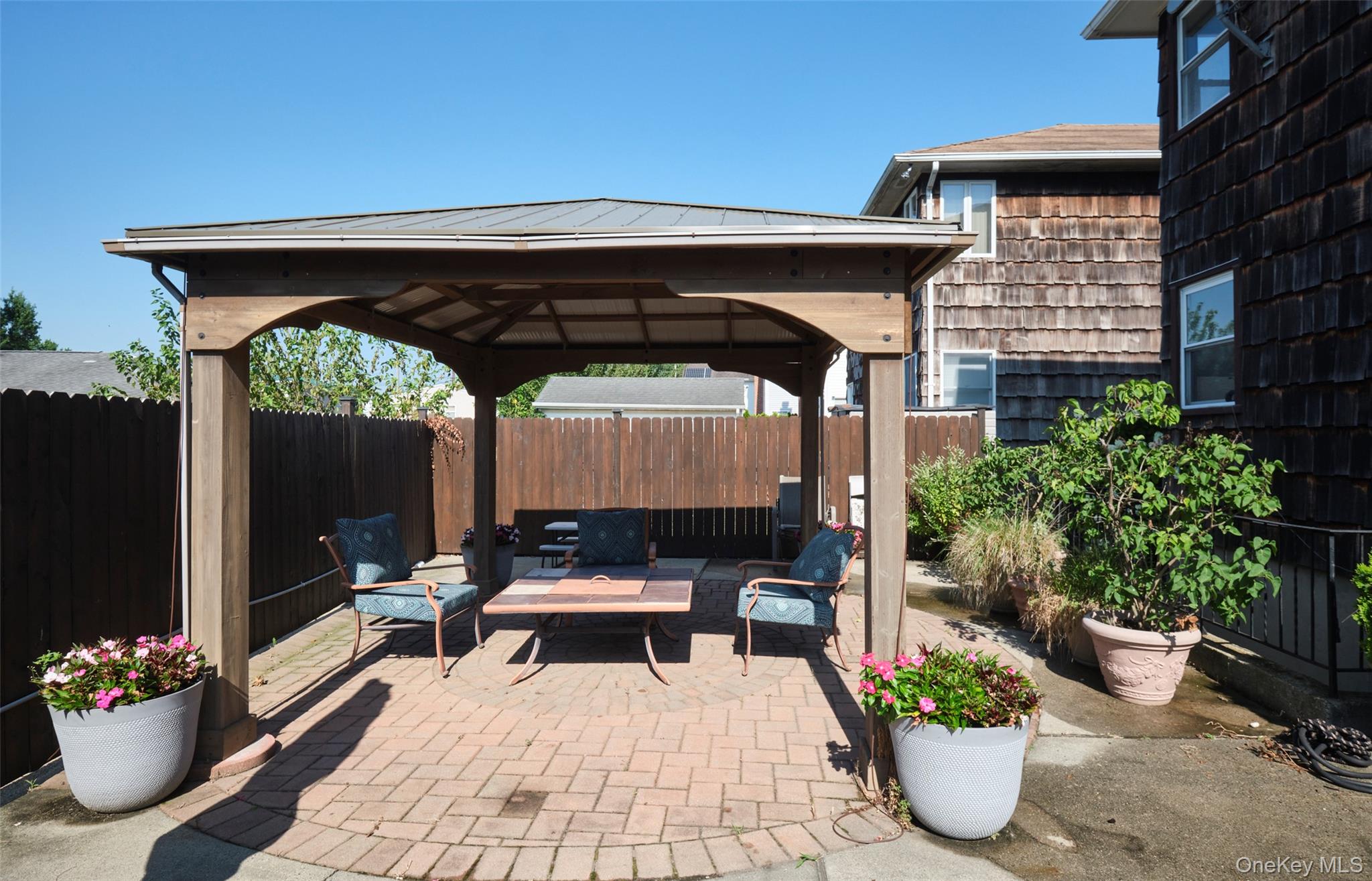 34 Vandewater Avenue, Floral Park, NY 11001