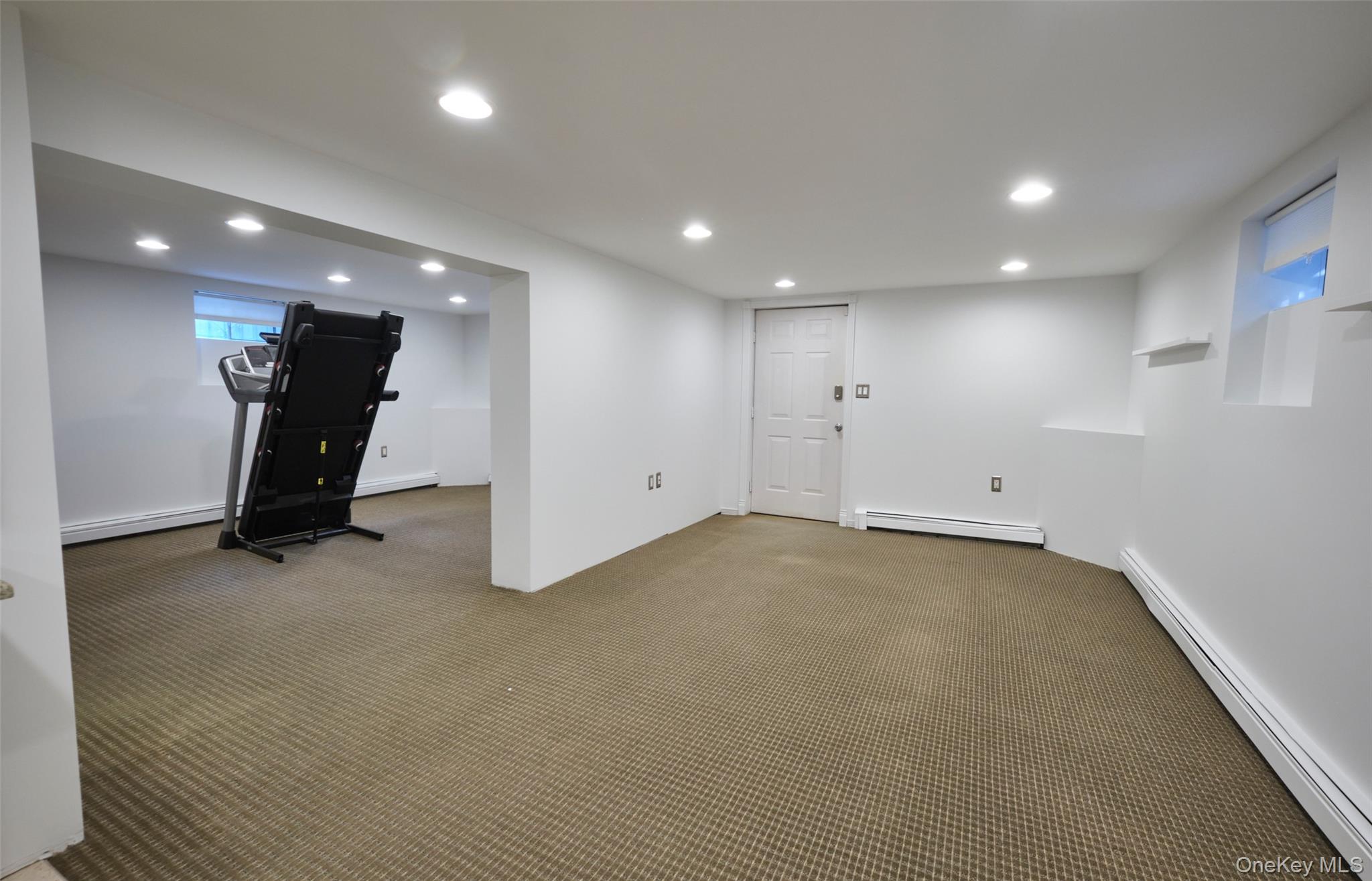 34 Vandewater Avenue, Floral Park, NY 11001