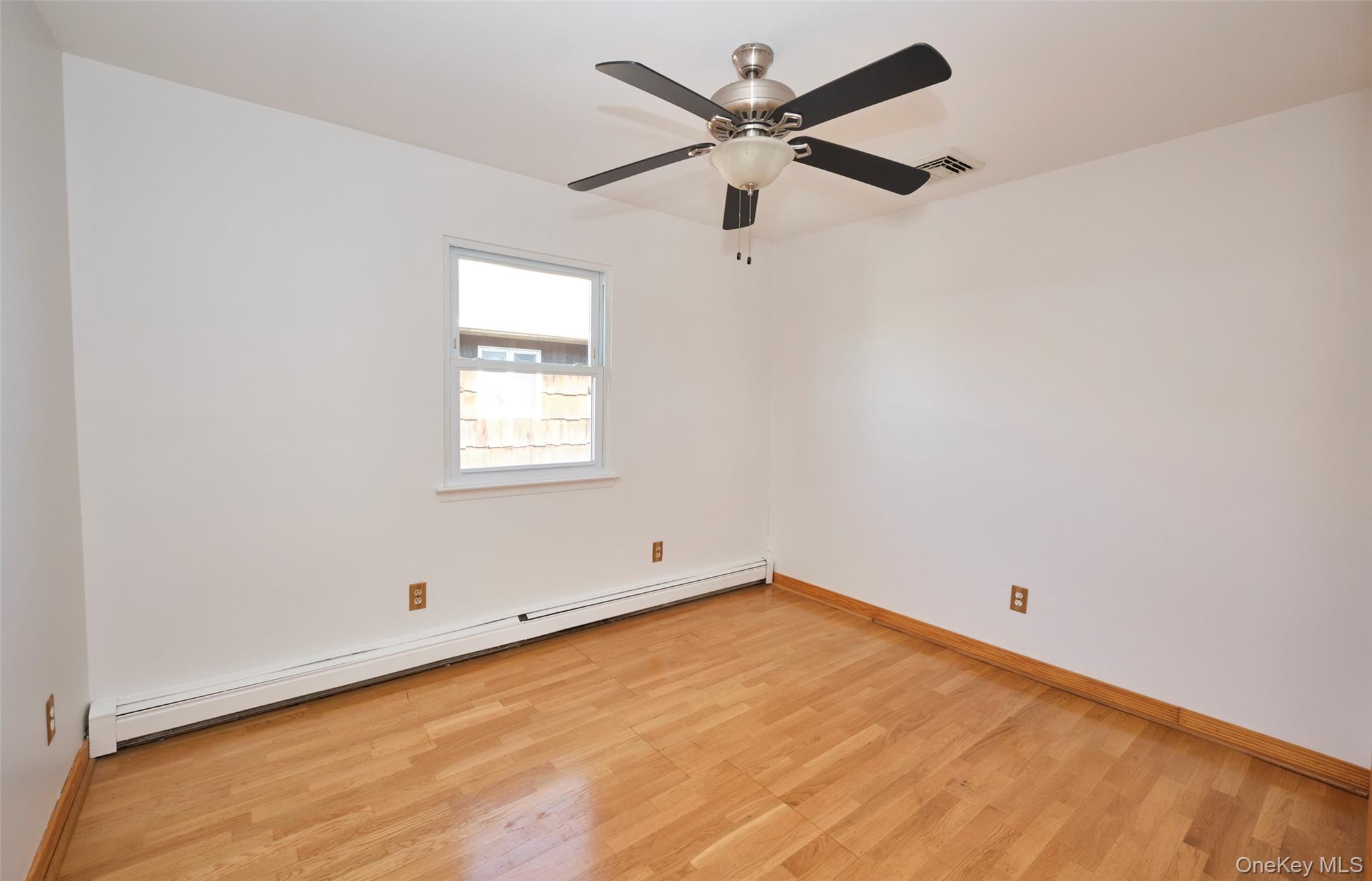 34 Vandewater Avenue, Floral Park, NY 11001