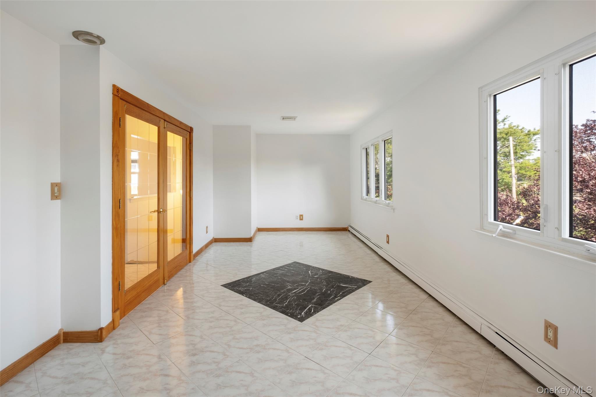 34 Vandewater Avenue, Floral Park, NY 11001