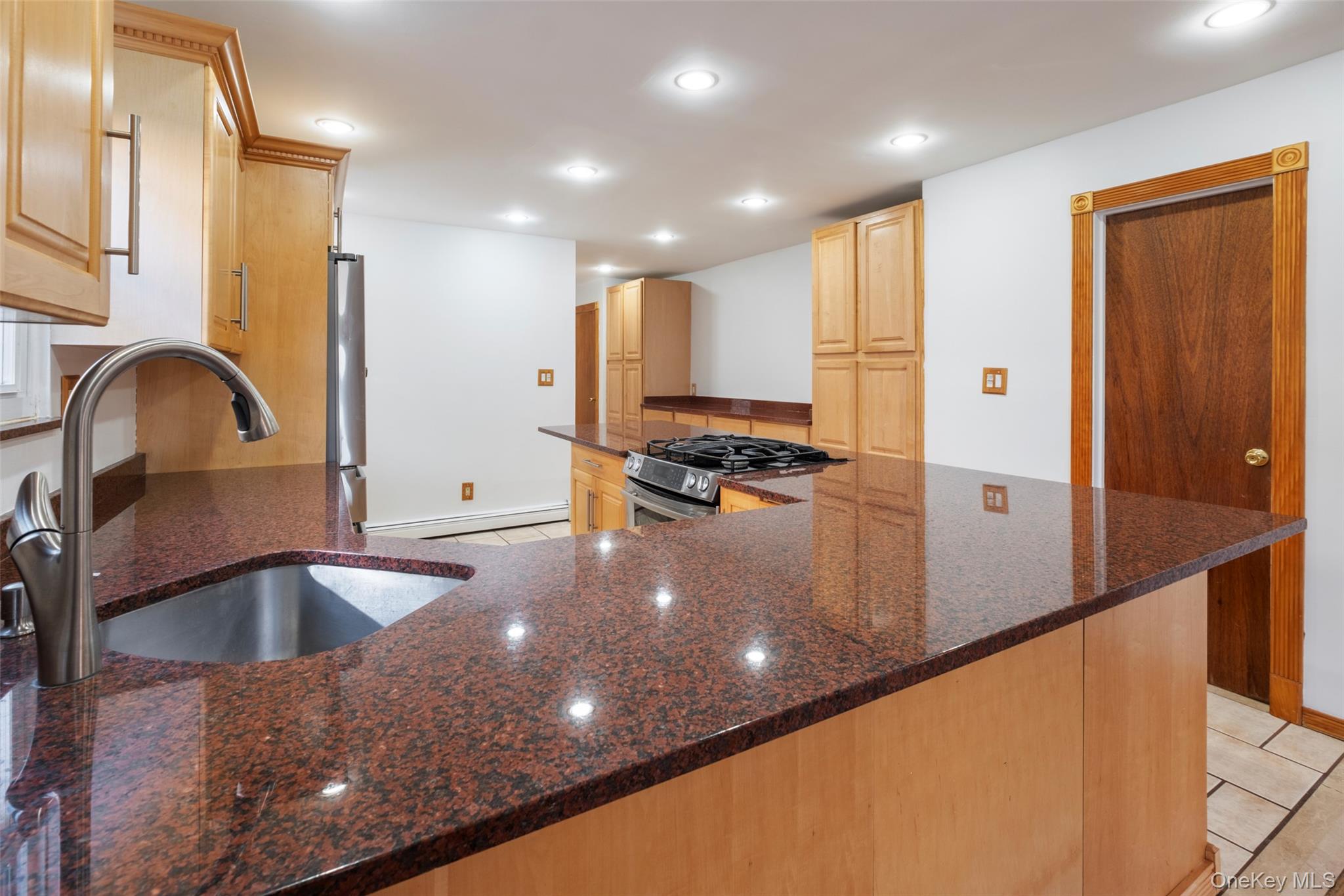 34 Vandewater Avenue, Floral Park, NY 11001