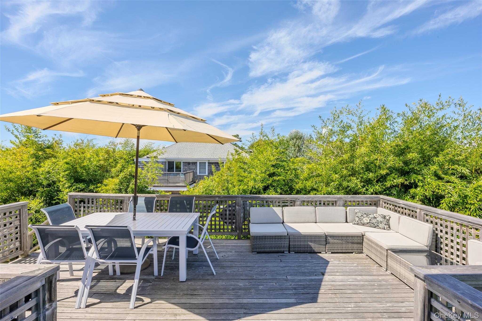 15 Dune Way, Seaview, NY 11770