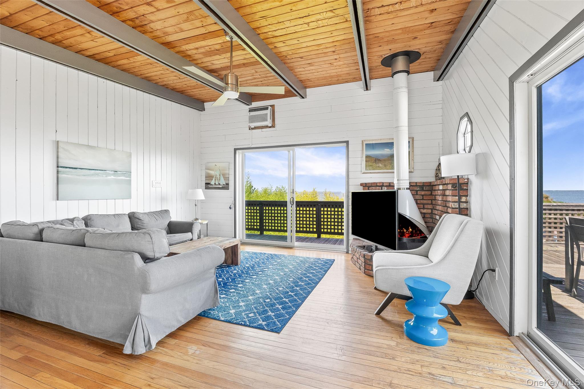 15 Dune Way, Seaview, NY 11770