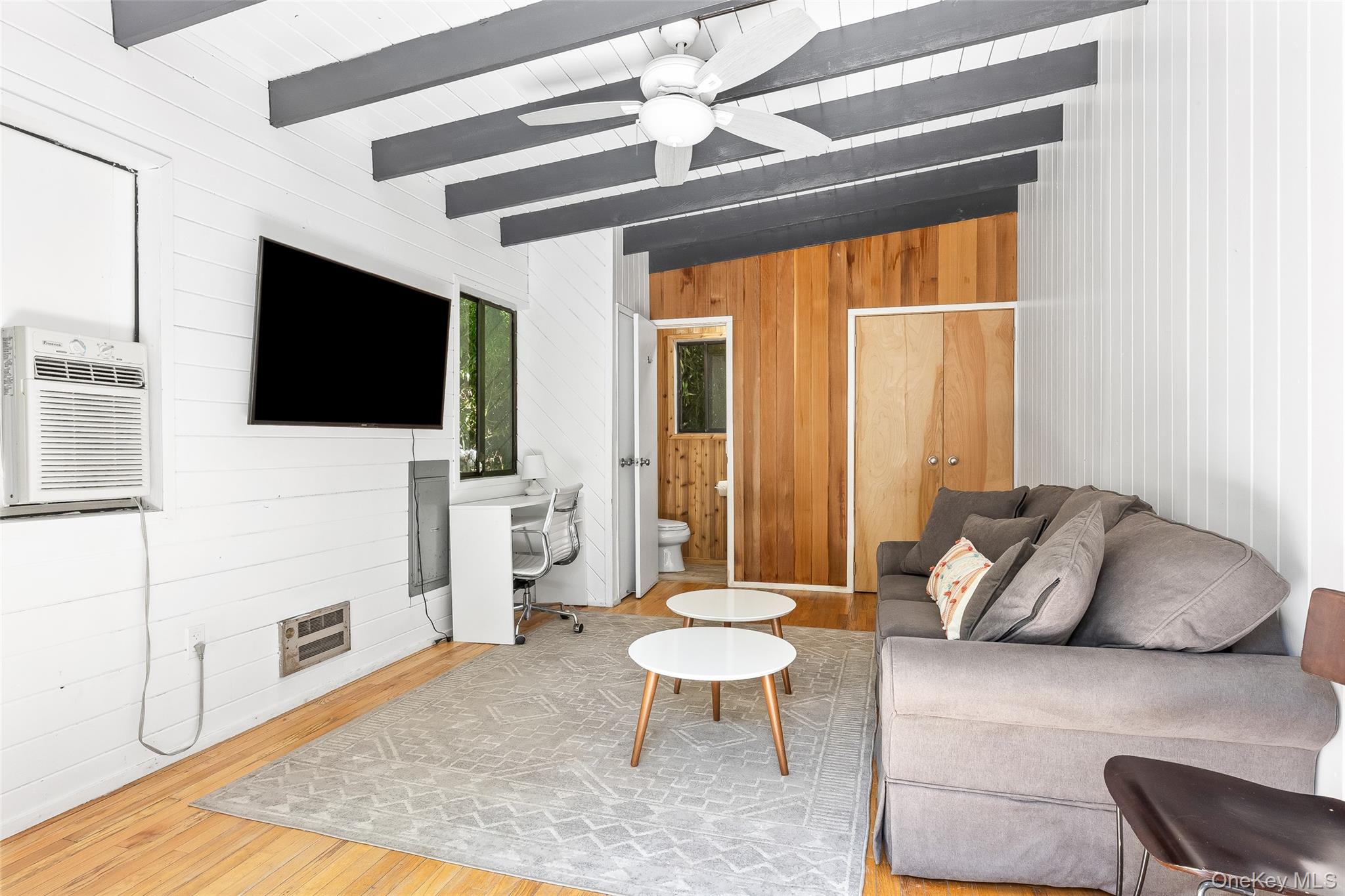 15 Dune Way, Seaview, NY 11770