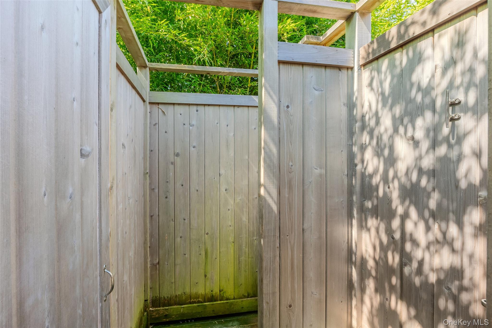 15 Dune Way, Seaview, NY 11770