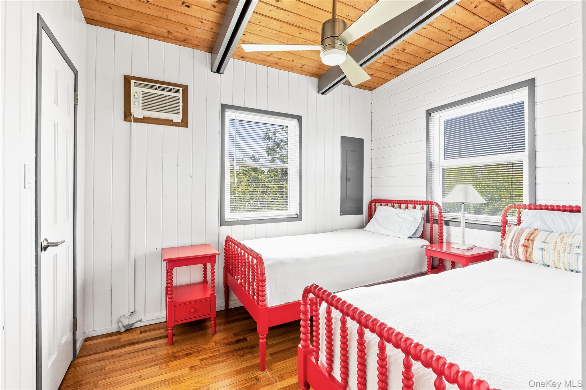 15 Dune Way, Seaview, NY 11770